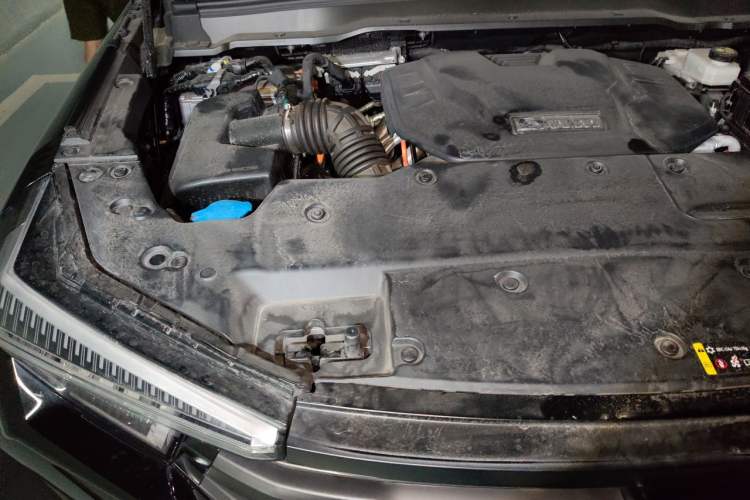 Used Tank 400 New Energy 2024 Hi4-T City Edition Engine Bay Right