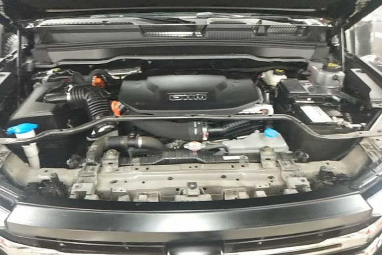 Used Tank 400 New Energy 2024 Hi4-T Off-Road Edition Engine Bay