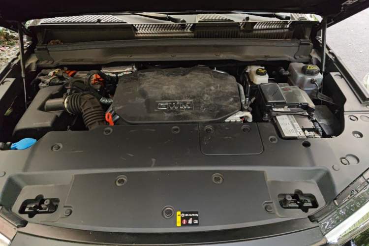 Used Tank 400 New Energy 2024 Hi4-T Off-Road Edition Engine Bay