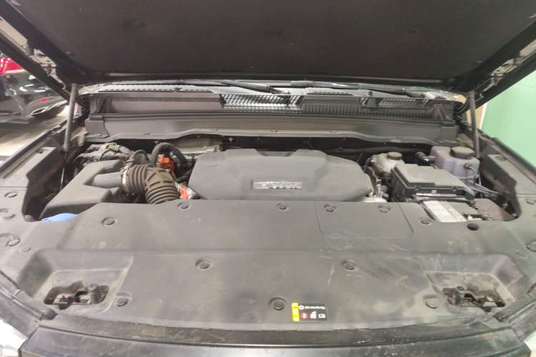 Used Tank 400 New Energy 2024 Hi4-T Off-Road Edition Engine Bay