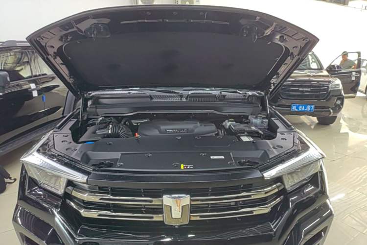 Used Tank 400 New Energy 2024 Hi4-T Off-Road Edition Engine Bay