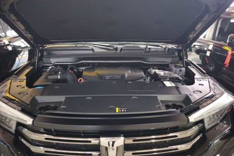 Used Tank 400 New Energy 2024 Hi4-T Off-Road Edition Engine Bay