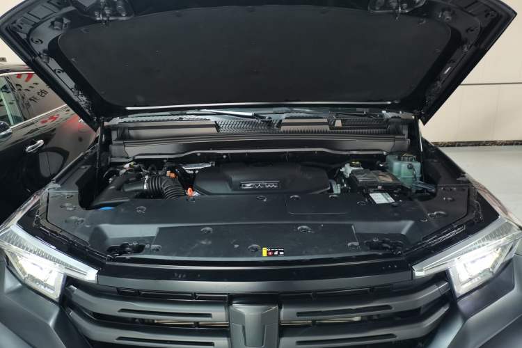 Used Tank 400 New Energy 2024 Hi4-T Off-Road Edition Engine Bay