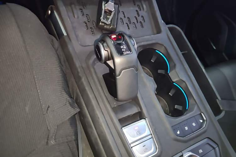 Used Tank 400 New Energy 2024 Hi4-T Off-Road Edition Gear Lever