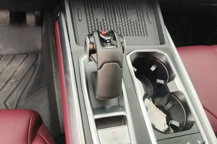Used Tank 400 New Energy 2024 Hi4-T City Edition Gear Lever