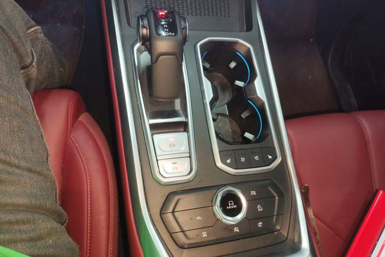 Used Tank 400 New Energy 2024 Hi4-T Off-Road Edition Gear Lever