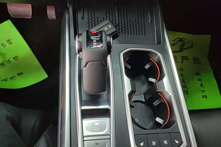 Used Tank 400 New Energy 2024 Hi4-T Off-Road Edition Gear Lever