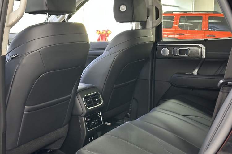 Used Tank 400 New Energy 2024 Hi4-T Off-Road Edition Interior 4