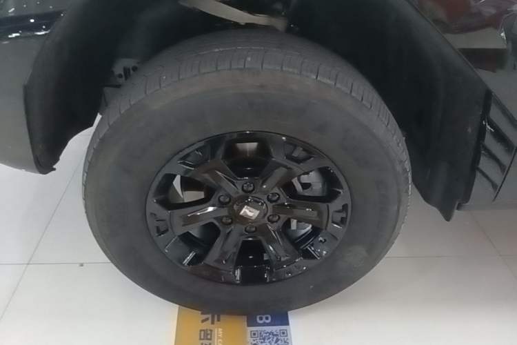 Used Tank 400 New Energy 2024 Hi4-T Off-Road Edition Left Front Wheel Hub