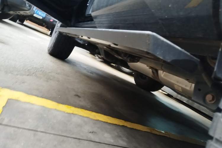 Used Tank 400 New Energy 2024 Hi4-T Off-Road Edition Left Side Sill
