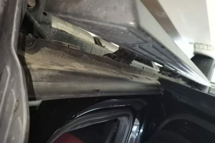 Used Tank 400 New Energy 2024 Hi4-T City Edition Left Side Sill