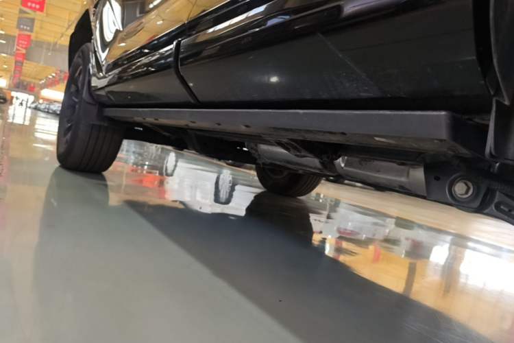 Used Tank 400 New Energy 2024 Hi4-T Off-Road Edition Left Side Sill