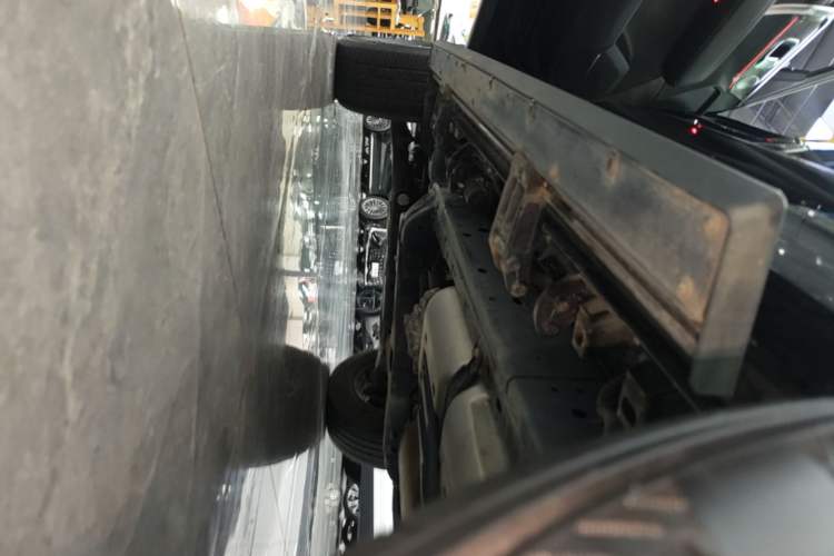 Used Tank 400 New Energy 2024 Hi4-T Off-Road Edition Left Side Sill