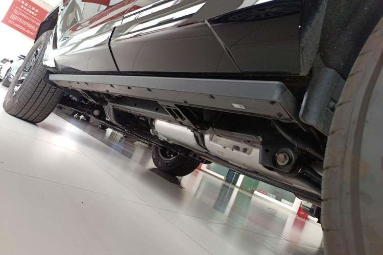 Used Tank 400 New Energy 2024 Hi4-T Off-Road Edition Left Side Sill