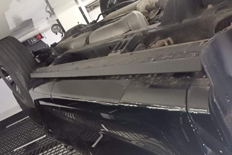 Used Tank 400 New Energy 2024 Hi4-T Off-Road Edition Left Side Sill