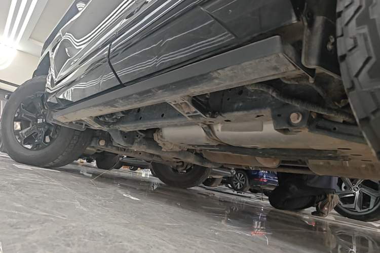 Used Tank 400 New Energy 2024 Hi4-T Off-Road Edition Left Side Sill