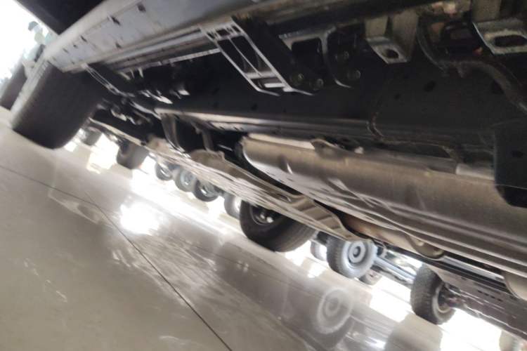 Used Tank 400 New Energy 2024 Hi4-T Off-Road Edition Left Side Sill