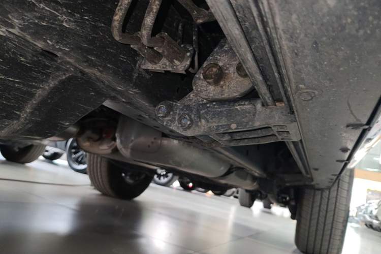 Used Tank 400 New Energy 2024 Hi4-T Off-Road Edition Left Side Sill