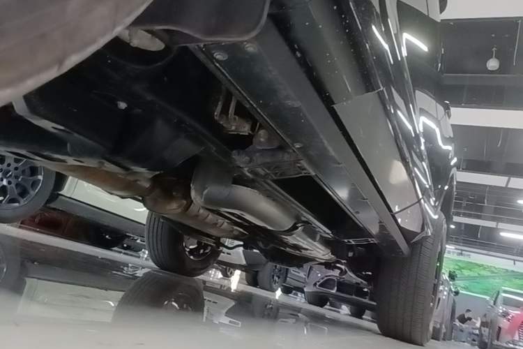 Used Tank 400 New Energy 2024 Hi4-T Off-Road Edition Left Side Sill