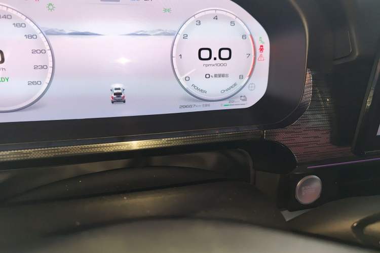 Used Tank 400 New Energy 2024 Hi4-T Off-Road Edition Odometer Close Up