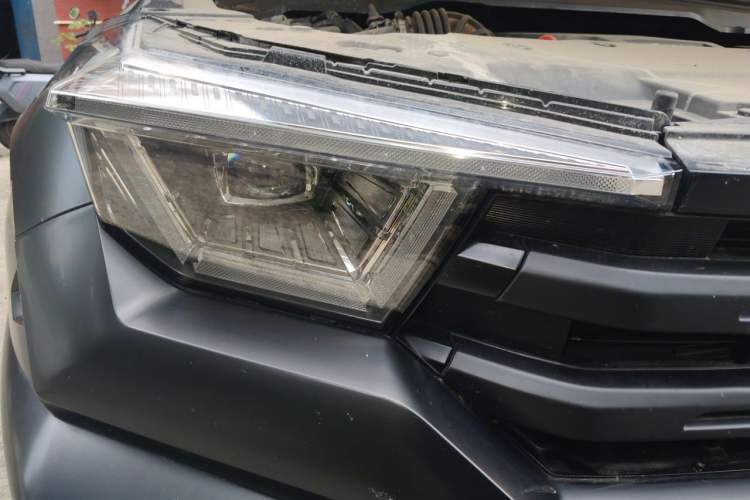 Used Tank 400 New Energy 2024 Hi4-T Off-Road Edition Right Front Headlight