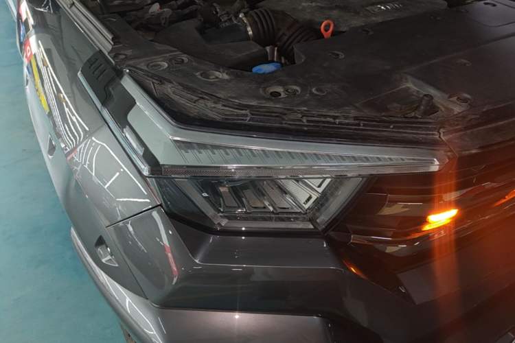 Used Tank 400 New Energy 2024 Hi4-T Off-Road Edition Right Front Headlight