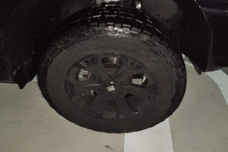 Used Tank 400 New Energy 2024 Hi4-T Off-Road Edition Right Front Wheel Hub