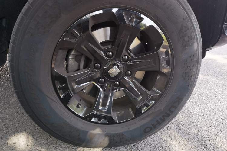 Used Tank 400 New Energy 2024 Hi4-T Off-Road Edition Right Front Wheel Hub