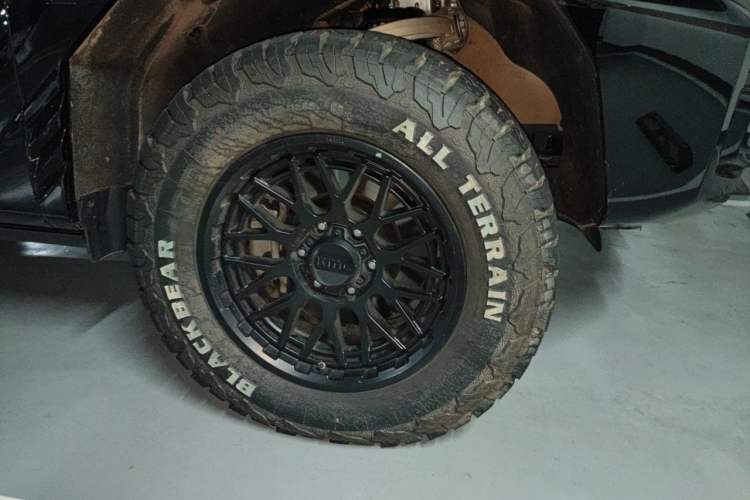 Used Tank 400 New Energy 2024 Hi4-T Off-Road Edition Right Front Wheel Hub
