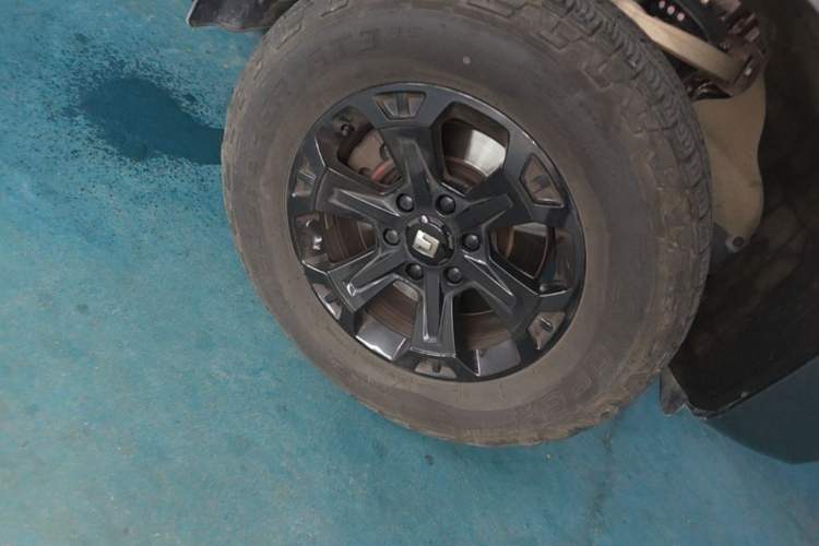 Used Tank 400 New Energy 2024 Hi4-T Off-Road Edition Right Front Wheel Hub