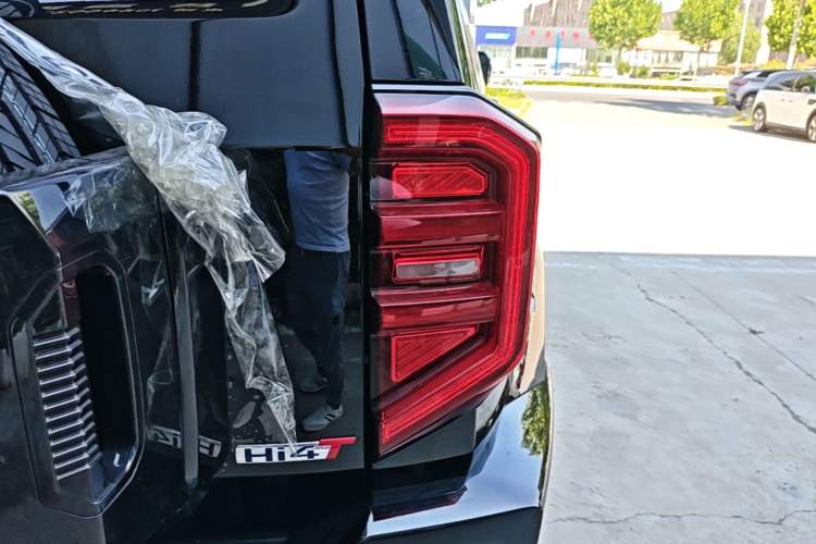Used Tank 400 New Energy 2024 Hi4-T Off-Road Edition Right Rear Taillight