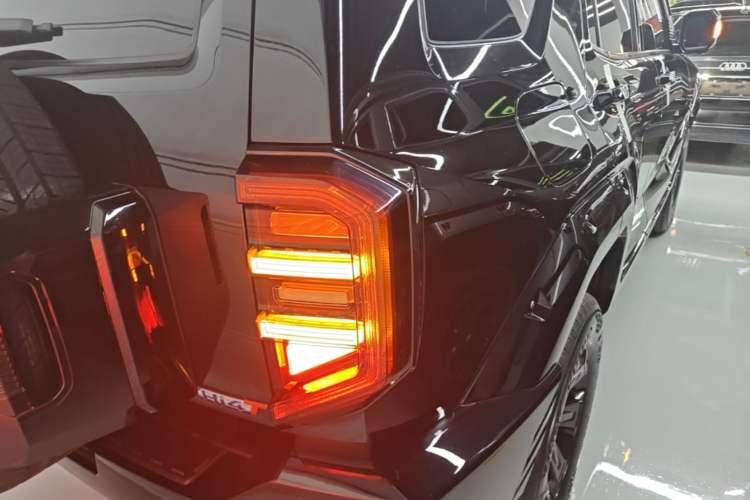 Used Tank 400 New Energy 2024 Hi4-T Off-Road Edition Right Rear Taillight