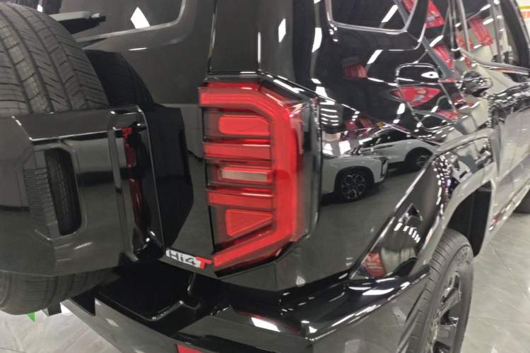 Used Tank 400 New Energy 2024 Hi4-T Off-Road Edition Right Rear Taillight