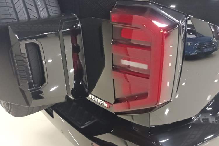 Used Tank 400 New Energy 2024 Hi4-T Off-Road Edition Right Rear Taillight
