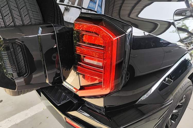 Used Tank 400 New Energy 2024 Hi4-T Off-Road Edition Right Rear Taillight