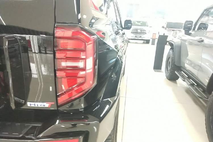 Used Tank 400 New Energy 2024 Hi4-T Off-Road Edition Right Rear Taillight