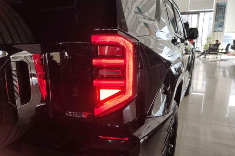 Used Tank 400 New Energy 2024 Hi4-T Off-Road Edition Right Rear Taillight