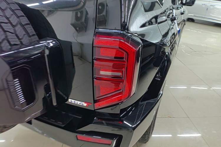 Used Tank 400 New Energy 2024 Hi4-T Off-Road Edition Right Rear Taillight