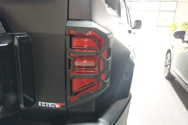 Used Tank 400 New Energy 2024 Hi4-T Off-Road Edition Right Rear Taillight