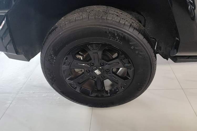 Used Tank 400 New Energy 2024 Hi4-T Off-Road Edition Right Rear Wheel Hub