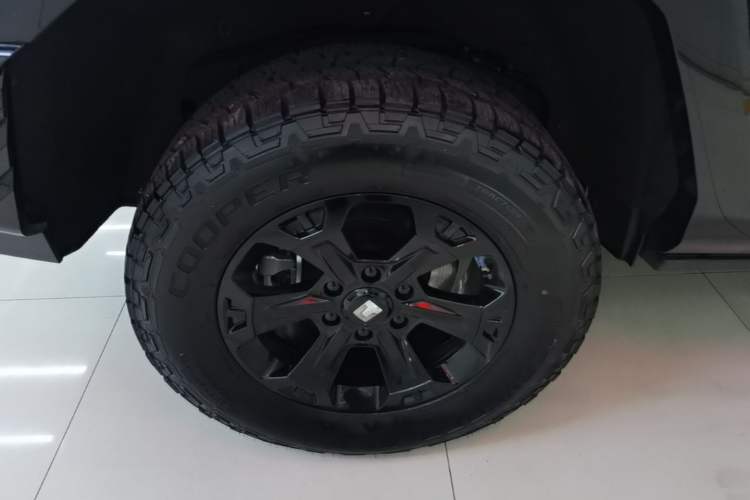 Used Tank 400 New Energy 2024 Hi4-T Off-Road Edition Right Rear Wheel Hub