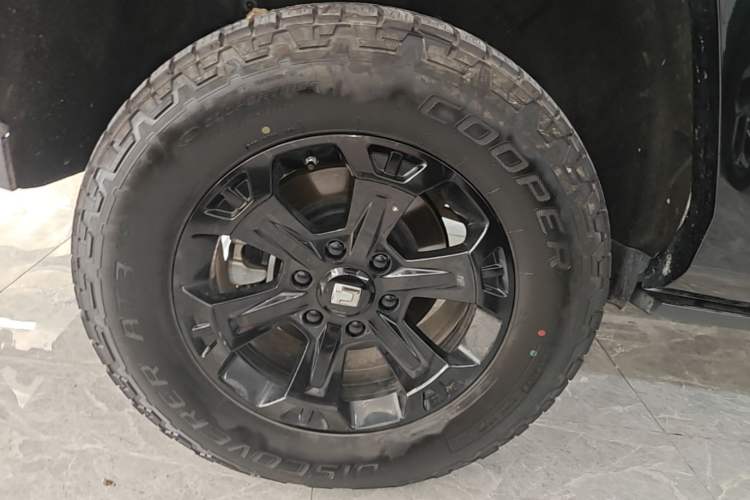 Used Tank 400 New Energy 2024 Hi4-T Off-Road Edition Right Rear Wheel Hub