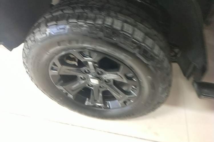 Used Tank 400 New Energy 2024 Hi4-T Off-Road Edition Right Rear Wheel Hub
