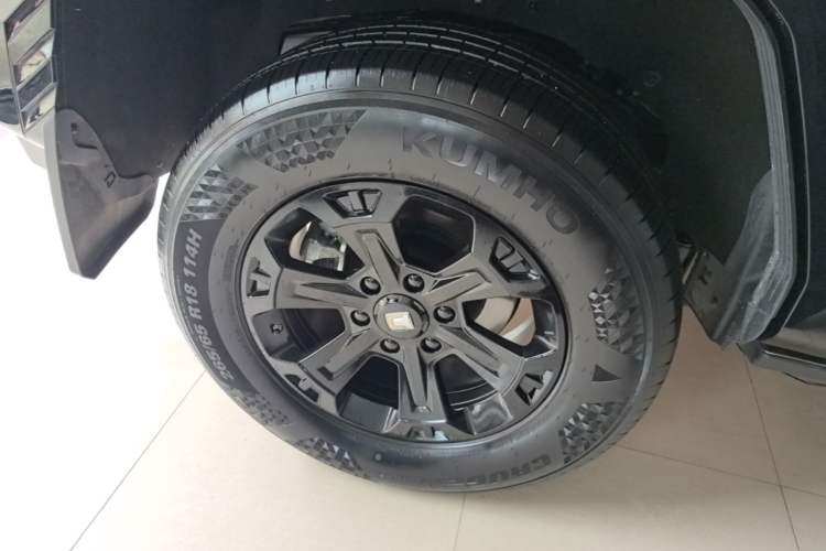 Used Tank 400 New Energy 2024 Hi4-T Off-Road Edition Right Rear Wheel Hub
