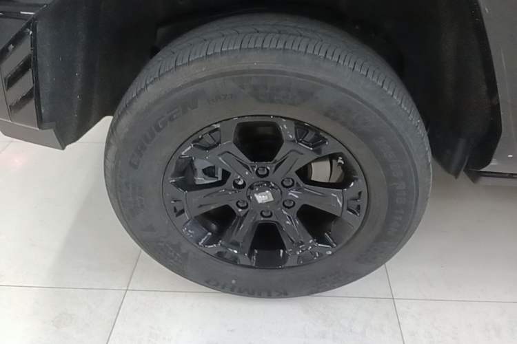 Used Tank 400 New Energy 2024 Hi4-T Off-Road Edition Right Rear Wheel Hub