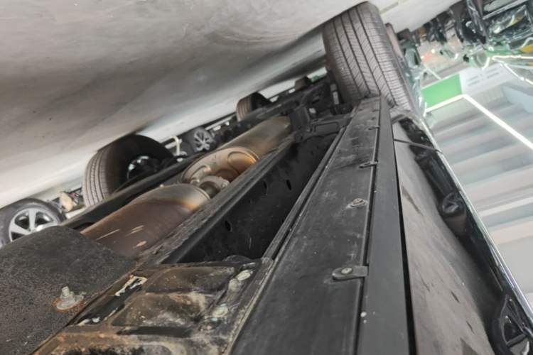Used Tank 400 New Energy 2024 Hi4-T Off-Road Edition Right Side Sill