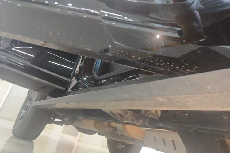 Used Tank 400 New Energy 2024 Hi4-T City Edition Right Side Sill