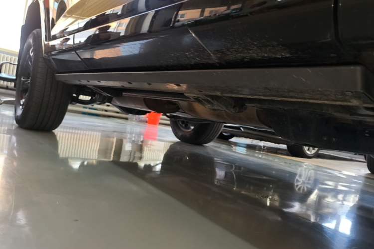 Used Tank 400 New Energy 2024 Hi4-T Off-Road Edition Right Side Sill