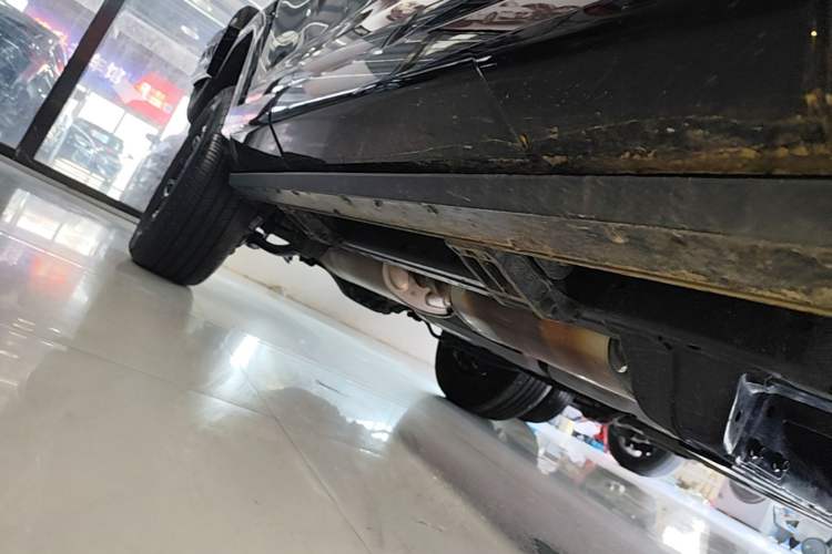 Used Tank 400 New Energy 2024 Hi4-T Off-Road Edition Right Side Sill