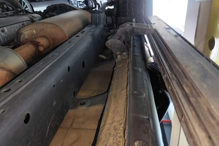 Used Tank 400 New Energy 2024 Hi4-T Off-Road Edition Right Side Sill